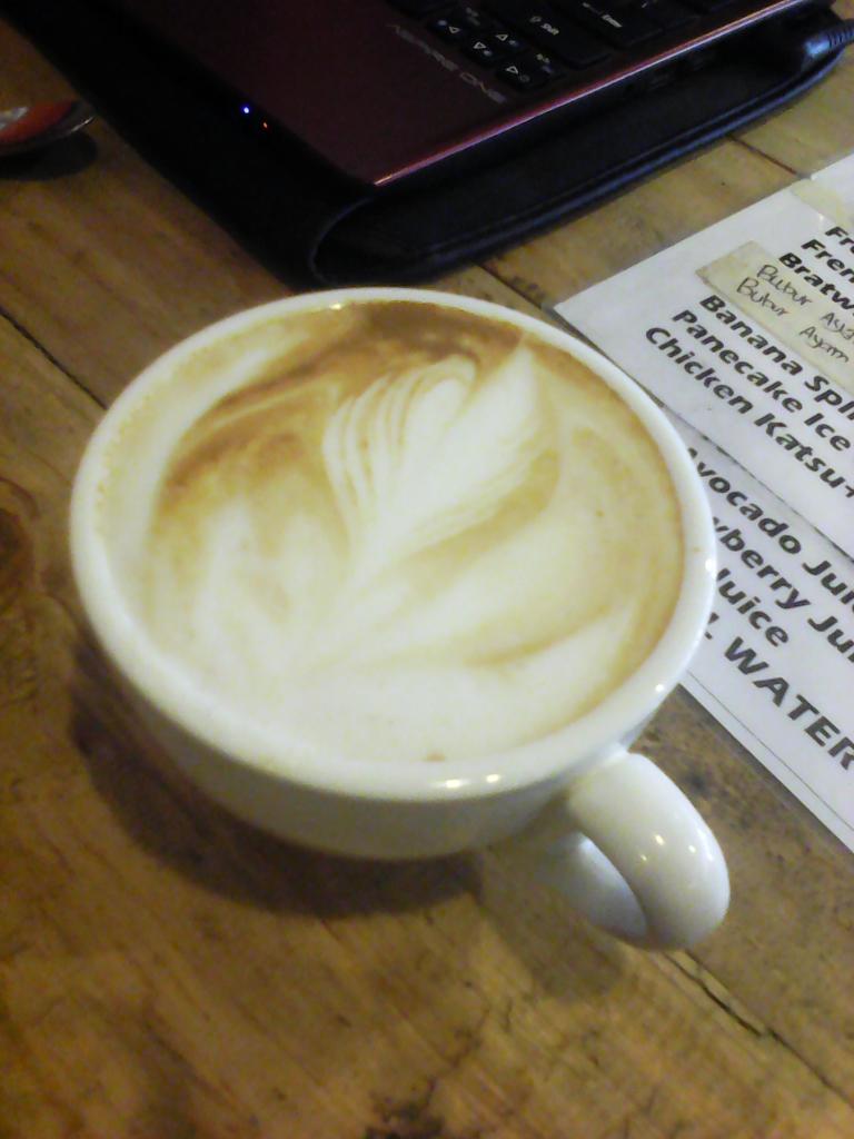 OLNFANS_ID's tweet photo. Yu ke @goedang666 caffe anak muda harga pas tempat oke deh yu cobain ke jln.cisangkuy68 http://t.co/7pKovAjdBL