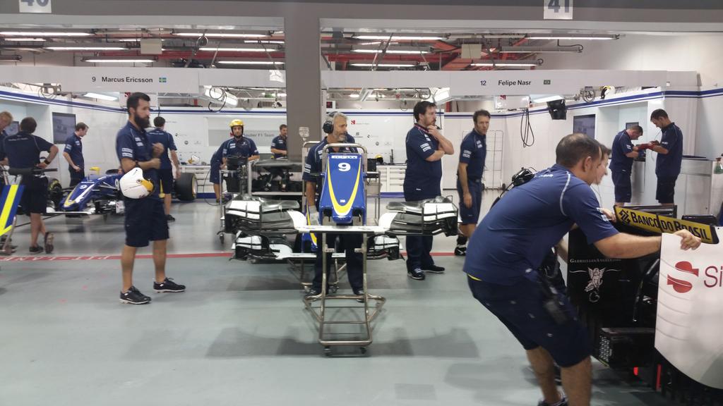 We had a great time during the pit lane walk last night. We'll be experiencing the Singapore GP this weekend!