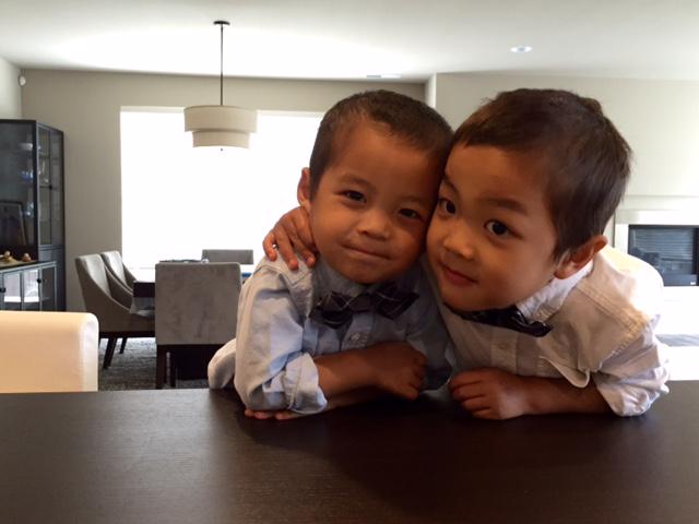 NLACH88's tweet image. Boys enjoying the spacious kitchen counter!#MyMainVue