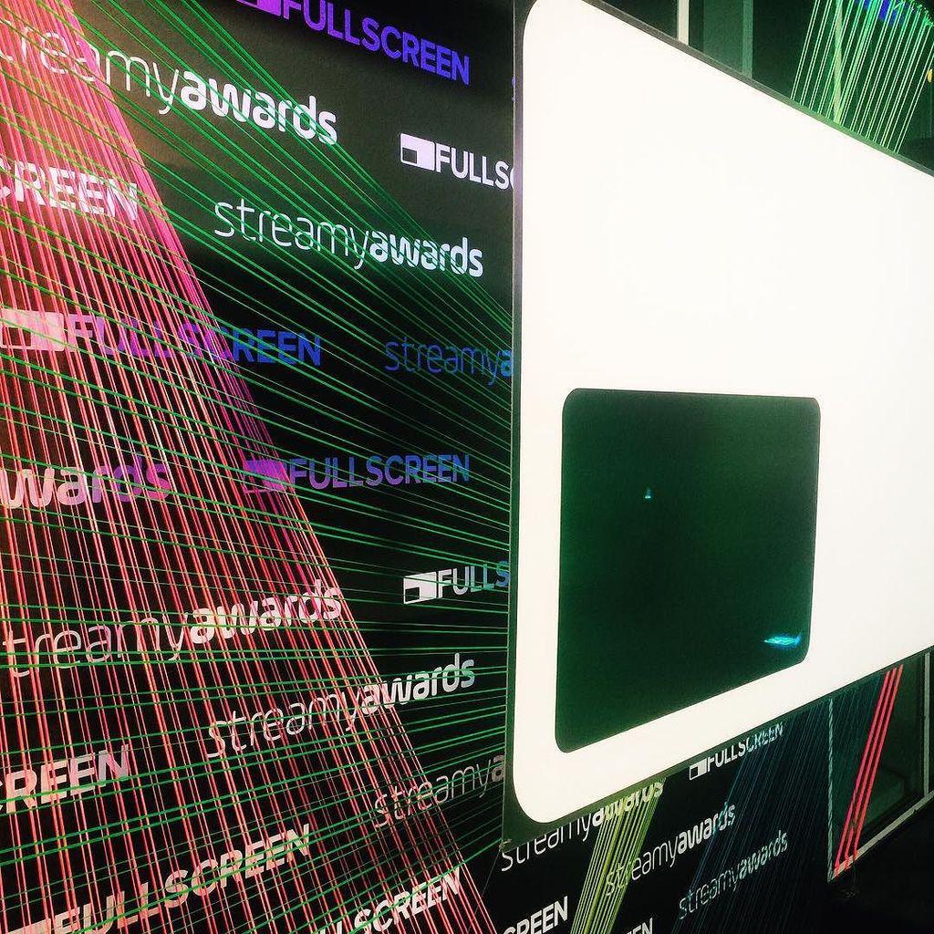 WeAreAGENC's tweet image. Step. Repeat. Experience.

When your brand needs to #Glow  #LifeInFullScreen 
@FullScreen … ift.tt/1UZ5Z1P