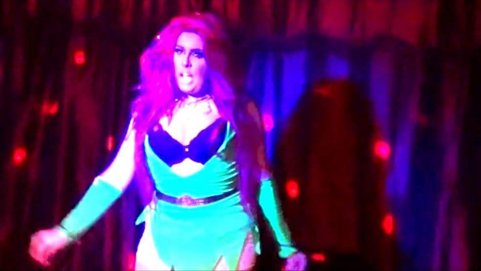 missesrose's tweet photo. #poisonivy #ladyfreez #BatmanandRobin #Batman #Vixen #RPDR #villain http://t.co/UgPVHZokbM