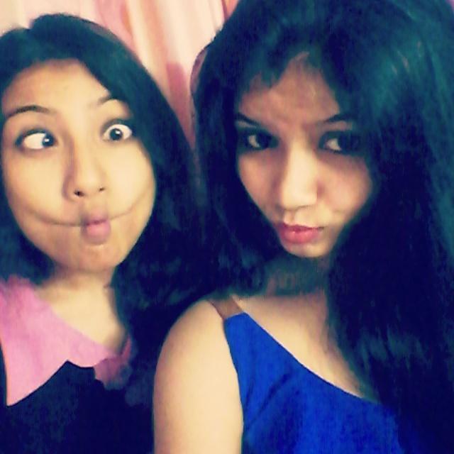 Jhalli_lily's tweet photo. @dazenofficial #DazenSelfie #DazenGoodies crazy selfie with my BEST friend.. :) http://t.co/wkA3OWliOC