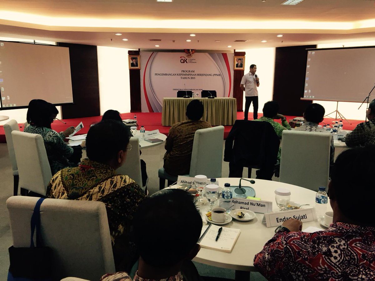 Hary_Tanoe's tweet photo. Pembicara pada Program Pengembangan Kepemimpinan Berjenjang OJK 2015. Jakarta, Jumat, 18 September 2015. http://t.co/iycFihRaSf