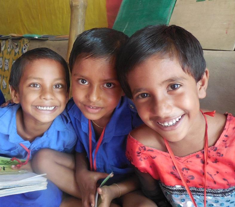 savechildrenaus's tweet photo. Happy #PhotoFriday from our child sponsorship program in #Bangladesh! #SponsorToSave today: http://t.co/DOM45hXZhM http://t.co/MNEtH7DwM6