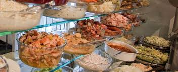stefanianeirots's tweet photo. La Deutsche Vita a Torino in via Stampatori 10. Cucina tedesca vera! Ottimo hauswurstel con crauti e mele!  #deutsche http://t.co/i4rW8azinp