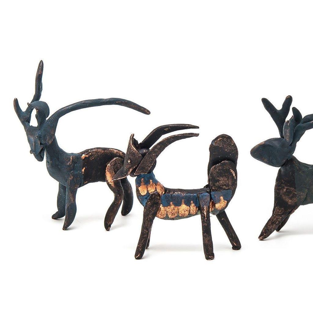 Celebrating her 20th year making jewellery, Katherine Bowman brings together her full complement of of skills in a …