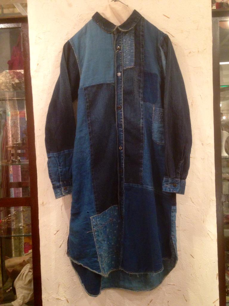 Kapital Hakata A Twitter Idgパッチカトマンズワンピース再入荷です リネンとシャツデニムをパッチワークしたシャツ ワンピースです 動きの早いアイテムなので気になる方はお早めに Color インディゴ Size 0 1 Http T Co Xxk6u4szju