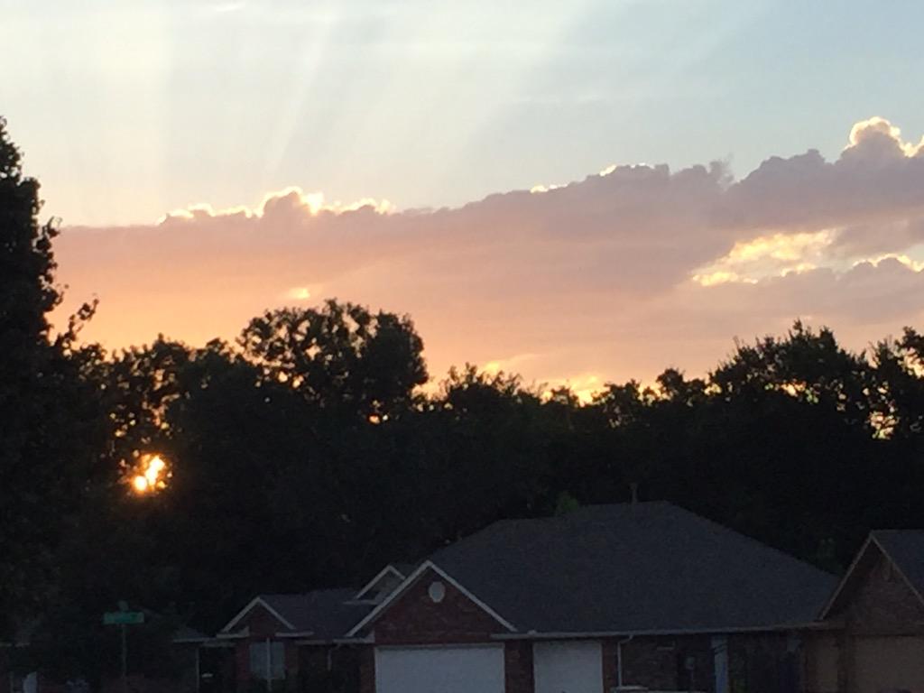 preiter's tweet image. Cool sunrise.