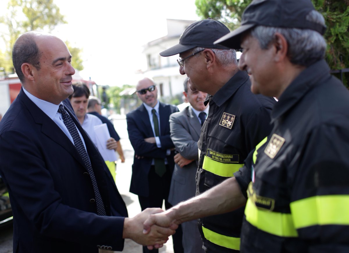 nzingaretti's tweet photo. A Castelforte (LT): aperto nuovo distaccamento vigili del fuoco: dimezzati i tempi di intervento contro gli incendi http://t.co/uRIGf4PURx