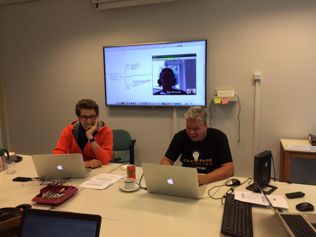 Jeanetteploeger's tweet photo. Hacken en designen kan ook remote, toch @basstroomer! #hackathonggz @ggzoostbrabant http://t.co/bpUI9WIYiS