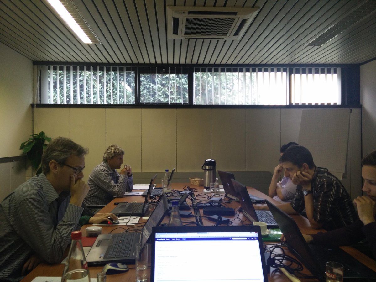 Organibvba's tweet photo. Opnieuw volle concentratie bij @Organibvba tijdens de #Back2School opleiding #Prodataset @ProgressSW http://t.co/YKqsJq6OkZ