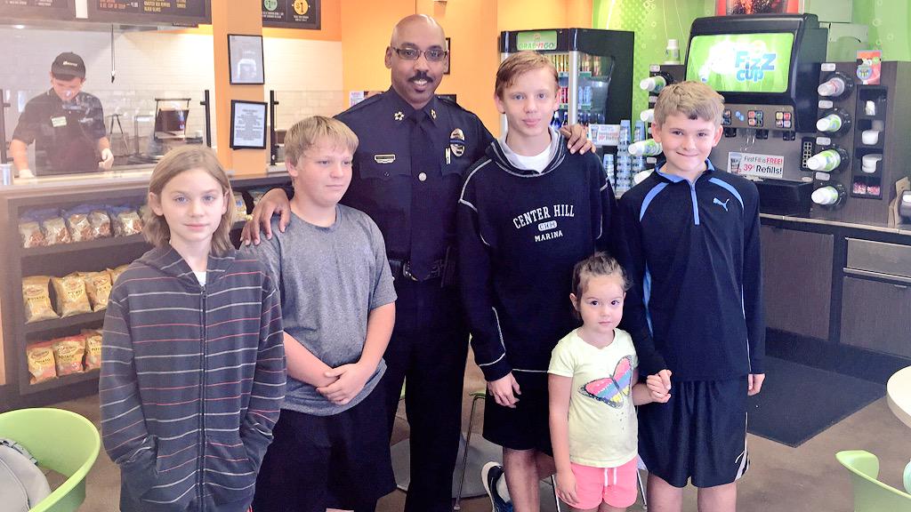 JamesAHambrick's tweet photo. This is exactly what #CoffeeWithACop is for: Meeting citizens from our community. Come see us at @MAPCOMart - Leb. Rd http://t.co/fY3zPCecdT