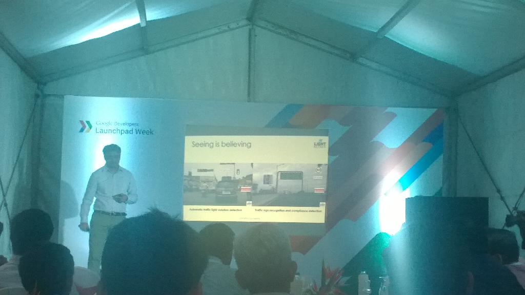 agk_tweets's tweet image. @lightmetrics on Pitch day at #googlelaunchpadweek