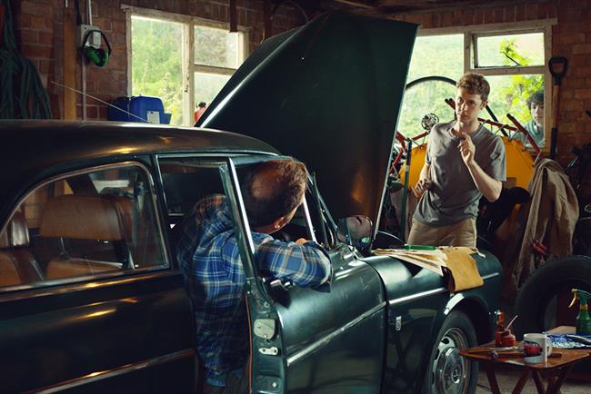 Campaignmag's tweet photo. Ad of the day: A man charms his girlfriend's family thanks to @VirginTrains http://t.co/ba7WLHmAr6 by @hellokrow http://t.co/m2UrVv5lpi