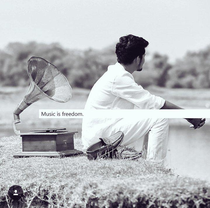 IDarshanrvl's tweet photo. Amazing shots of @DarshanRavalDZ
By #StudioBeUnique
Music is freedom
Music is himπππ
#spreadlove #DarshanRaval β€ http://t.co/mXeoEPjk08