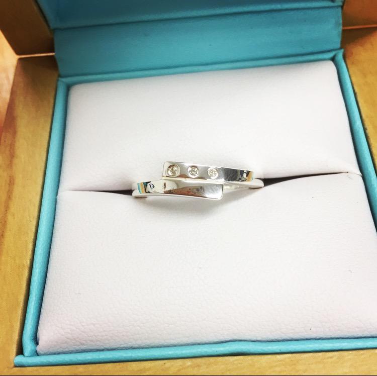 WhiteIceLondon's tweet photo. #Win our beautiful silver and diamond ring in our #FreebieFriday #competition today just RT and follow http://t.co/uzRz9KUzyn
