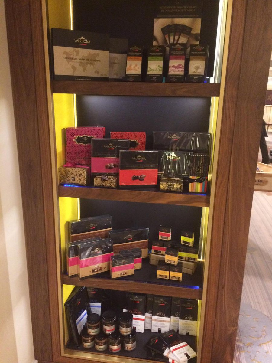 AndreDang's tweet photo. Retail lines from @Valrhona at #cffshowcase http://t.co/r5PodRho2I