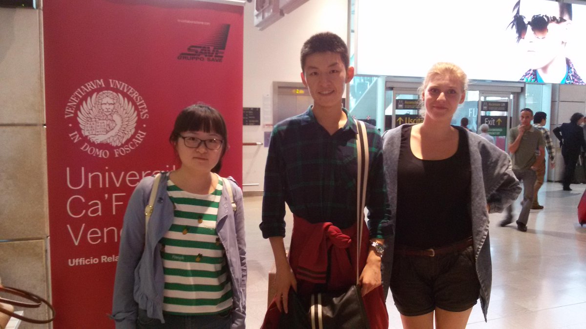 CaFoscari's tweet photo. International students at our Welcome Desk at the Venice Marco Polo airport! #CaFoscari #CFInternational #UniVe http://t.co/G0dJzURfgZ