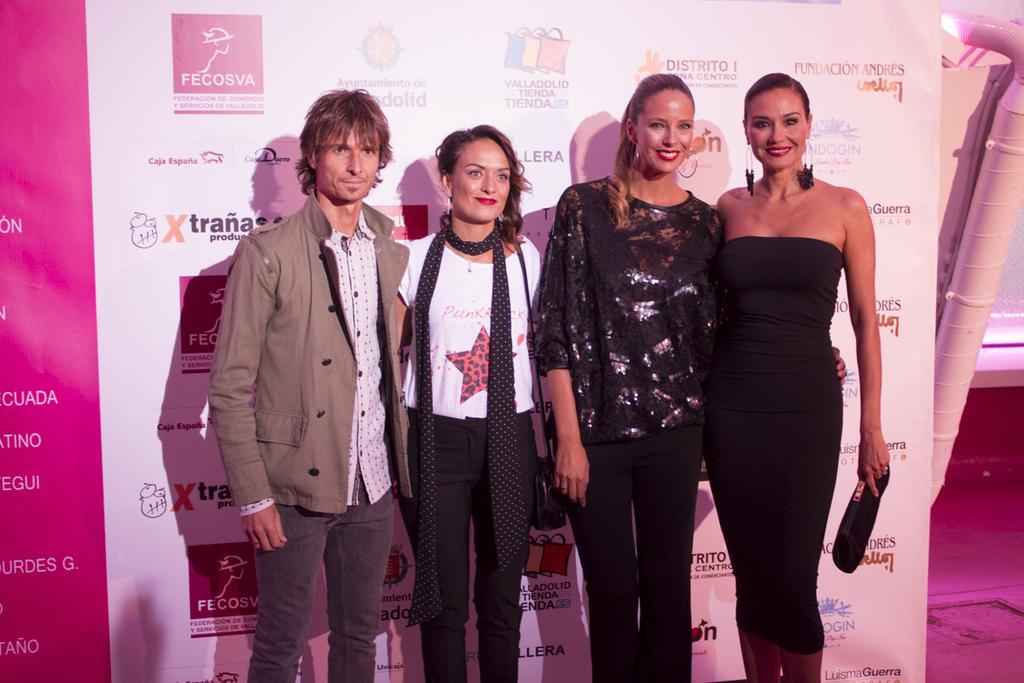 Momentos con #chispa en el desfile de la #GaladeComercio #Valladolid ✨✨✨valladolidsiglo21.com/gala-del-comer… Fotos: <a href="/Zyllan/">Zyllan Fotografía</a>