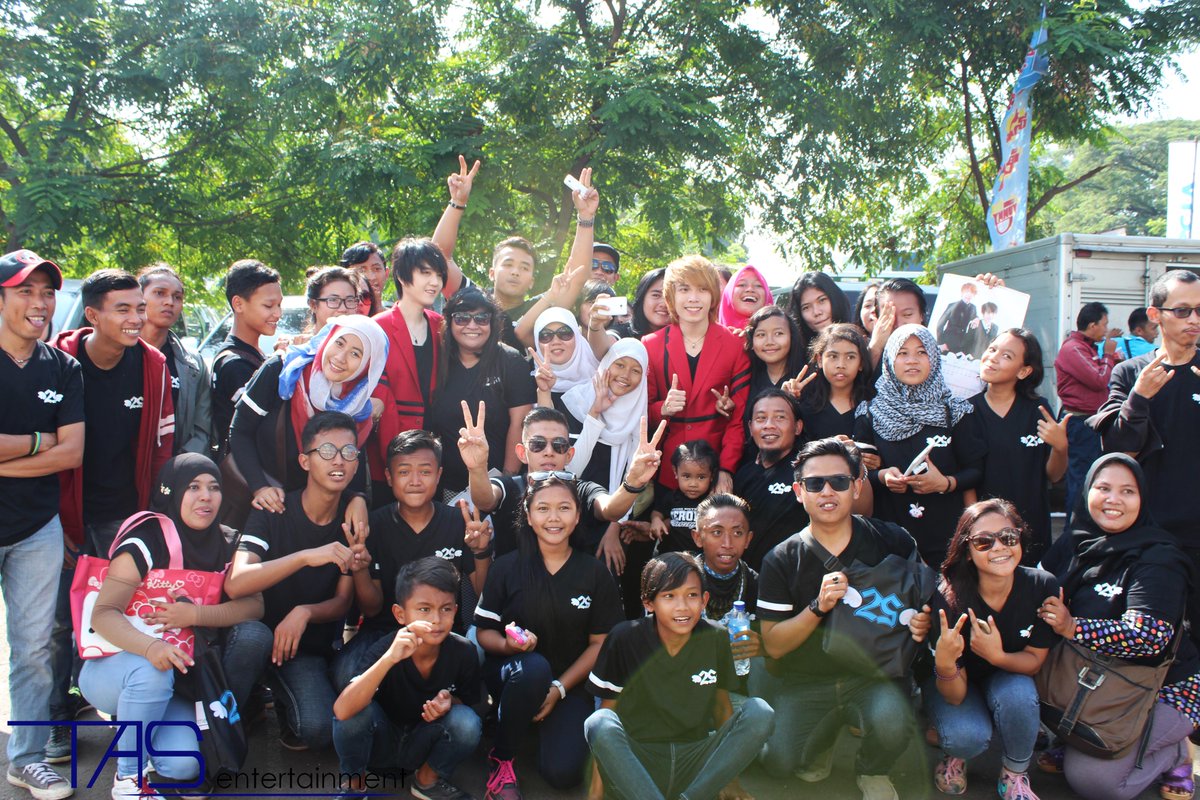 [Picture] 150328 #2S performing moment in INBOX SCTV by 2SOfficial