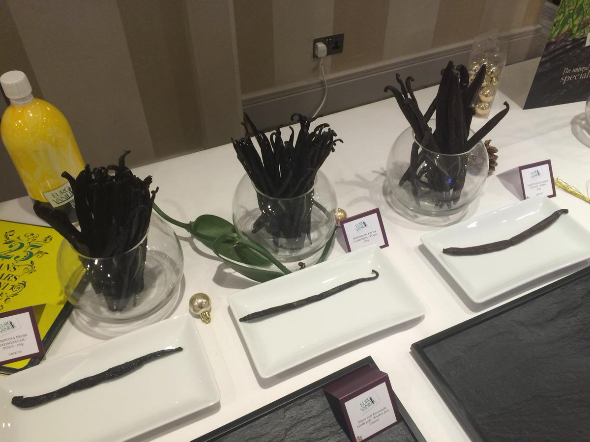 AndreDang's tweet photo. Not all vanilla pods are the same. L to R: Madagascar, Comoros and Tahitian pods from Eurovanille #cffshowcase http://t.co/5t4Y5gzxgA