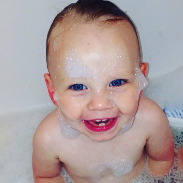 VickyBeaman's tweet photo. My little princess Annie x isn't she a cutie!! #princess @hollywills http://t.co/aBKBJawgUV