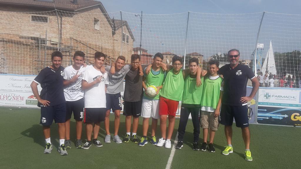 RavennaFC's tweet photo. Seconda giornata di #sportindarsena: anche oggi si gioca nella #gabbia con i tecnici del #RavennaFC @asdravennasport http://t.co/repEDSnjmO
