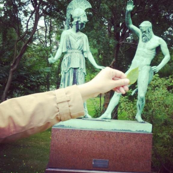 RuhrInLove's tweet photo. Neuer Herbstlook 2015: Einfach mal zum Feigenblatt greifen. #biologischabbaubar http://t.co/K9B3nmYMgZ