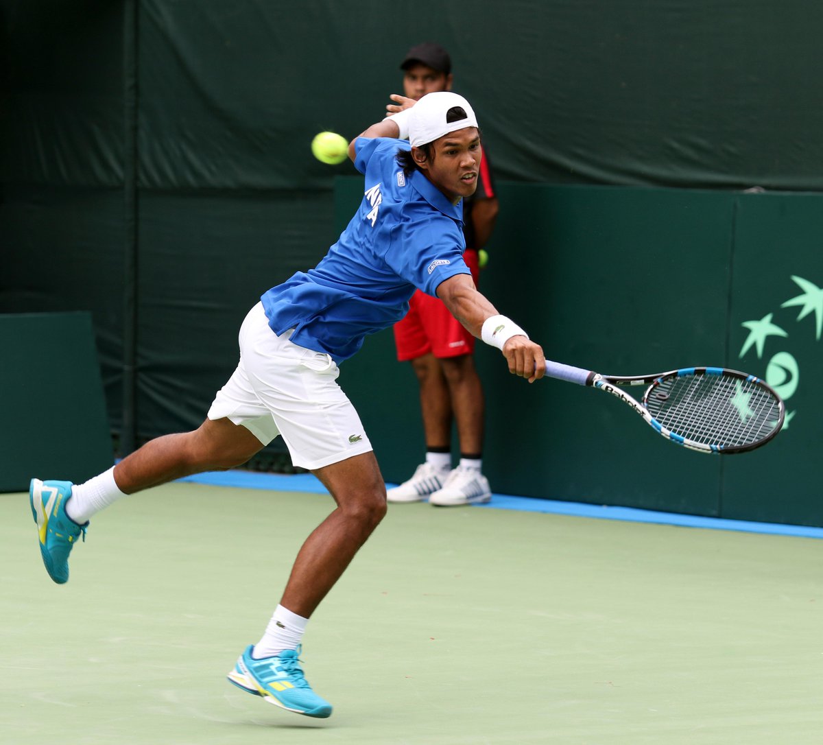 DavisCup's tweet photo. Somdev Devvarman extends his lead by taking the 2nd set from Jiri Vesely 6-4. #DavisCup #INDCZE http://t.co/qPBuwDOkEq