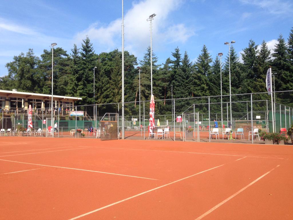 ALTVTepci's tweet photo. Najaarscompetitie in volle gang!succes!👍 #tepci #knltb http://t.co/D8fdjrTvpF