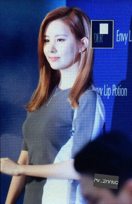 [PIC][18-09-2015]SeoHyun tham dự sự kiện ra mắt dòng sản phẩm "Envy Lip Potion" của thương hiệu "Estee Launder" vào chiều nay CPLO0JKVAAAhlv5