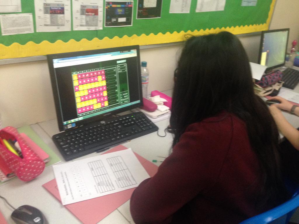 WGSGICT's tweet photo. My year 9s don't want to leave my lesson! Told them binary can be fun 😄 #computing http://t.co/vnQIOWxd16