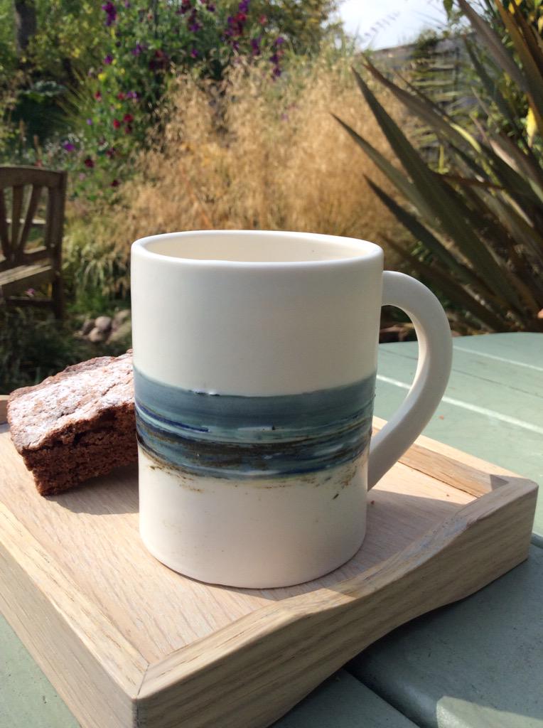 JewelsPorcelain's tweet photo. #hARThfd Tea n cake in the sun, lovely @JewelsPorcelain venue 58 and @misprint1, 58, @Made_in_HR6 http://t.co/gnpVQslkoe