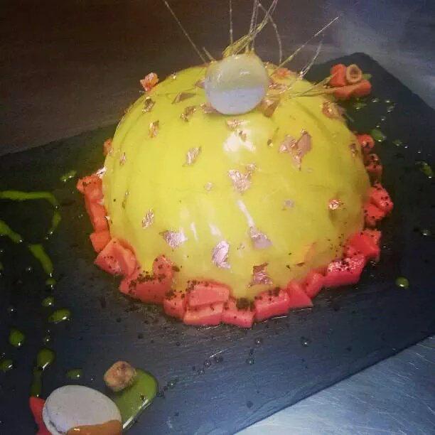 PrestaMarti's tweet photo. #Mousse frutti esotici #bavarese al #gianduia #biscotto al #cioccolato #MartinaPresta #CookeryLab #Pastrychef http://t.co/Iob5o7WzIn