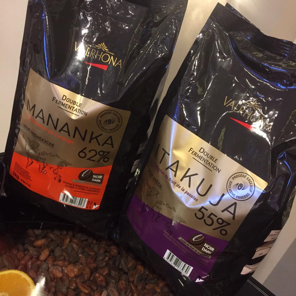 cake_FROSTing's tweet photo. A unique opportunity to taste the new @Valrhona #doublefermentation couvertures, @ClassicFineFood #CGF15 today http://t.co/xuiF7iH6Jq
