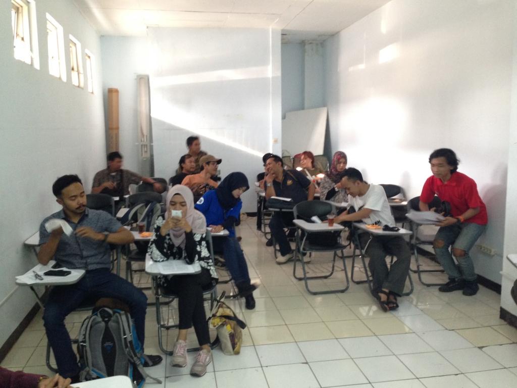 Di ISBI lg ada media screening film "Salam Dari Anak-Anak Tergenang" ttg dampak proyek Bendungan Jatigede <a href="/SATULENSA/">#FilmSDAT</a>