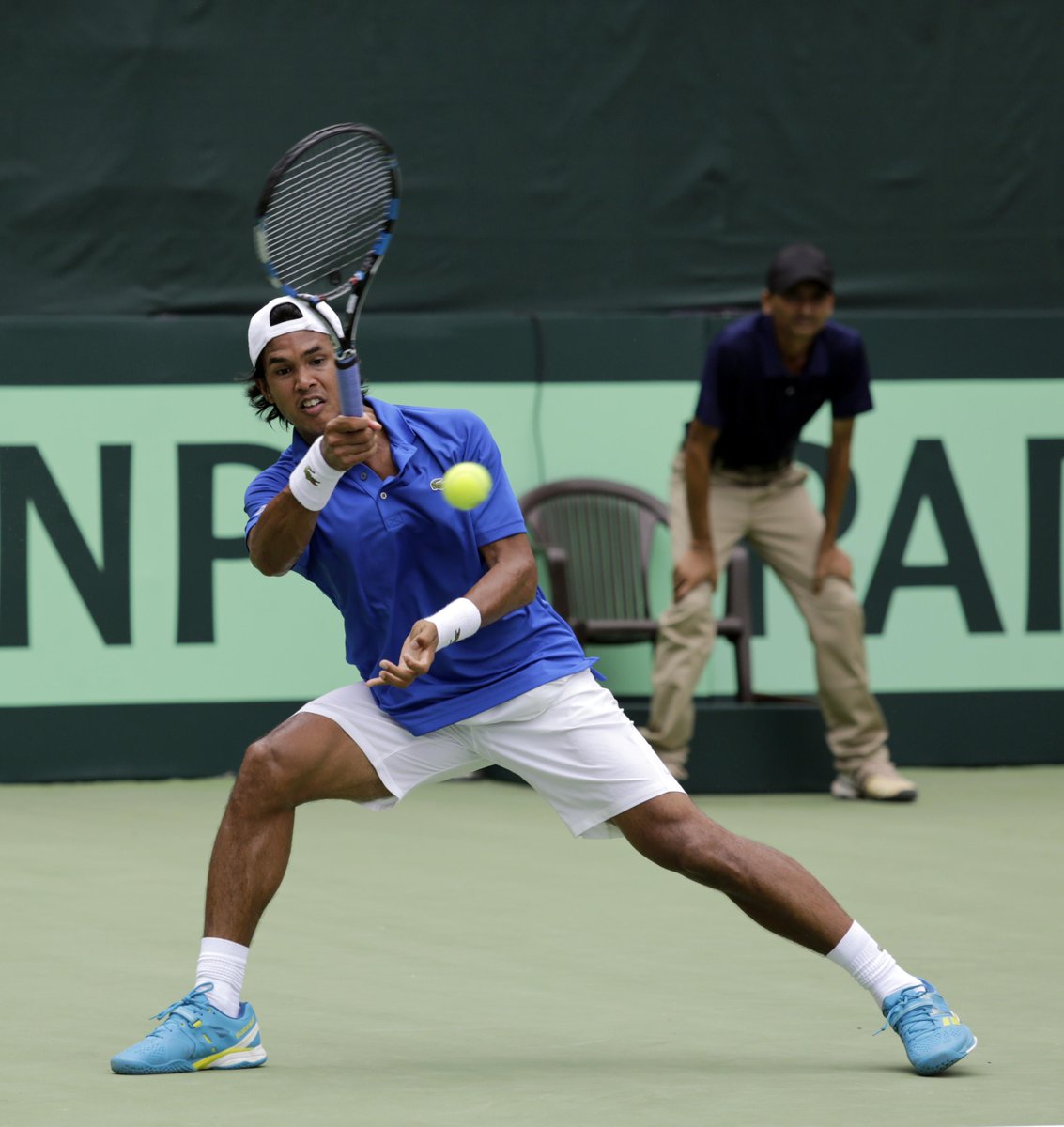 DavisCup's tweet photo. India levels proceedings in New Delhi thanks to a straight sets victory for @SomdevD over Vesely #INDCZE #DavisCup http://t.co/s8rCKf1rqJ