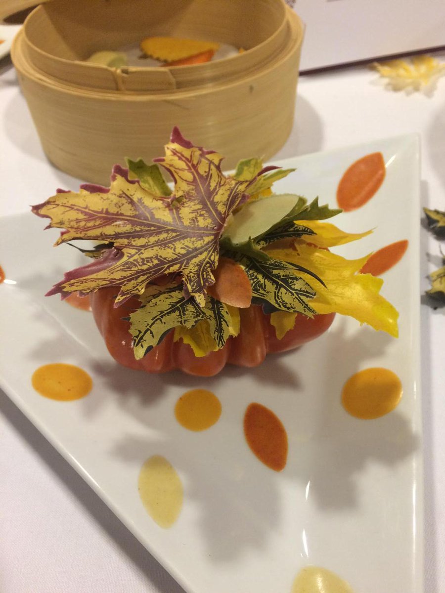 AndreDang's tweet photo. Edible leaves from PCB Creation #cffshowcase http://t.co/GInTlo4fct