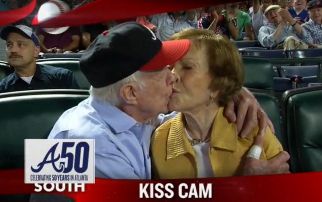 NewsieHeather's tweet photo. Best.Kiss.Cam.Ever. #FormerPresidentCarter #BravesvsBlueJays #KissCam #Love http://t.co/rtMK6L35HH