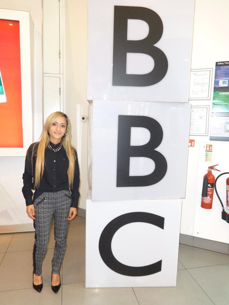 _ManishaTailor_'s tweet photo. Catch me and @gurpal_gill talking to @TinaDaheley as part of the #trendingpanel on @bbcasiannetwork shortly! http://t.co/OHyCJi4ztA