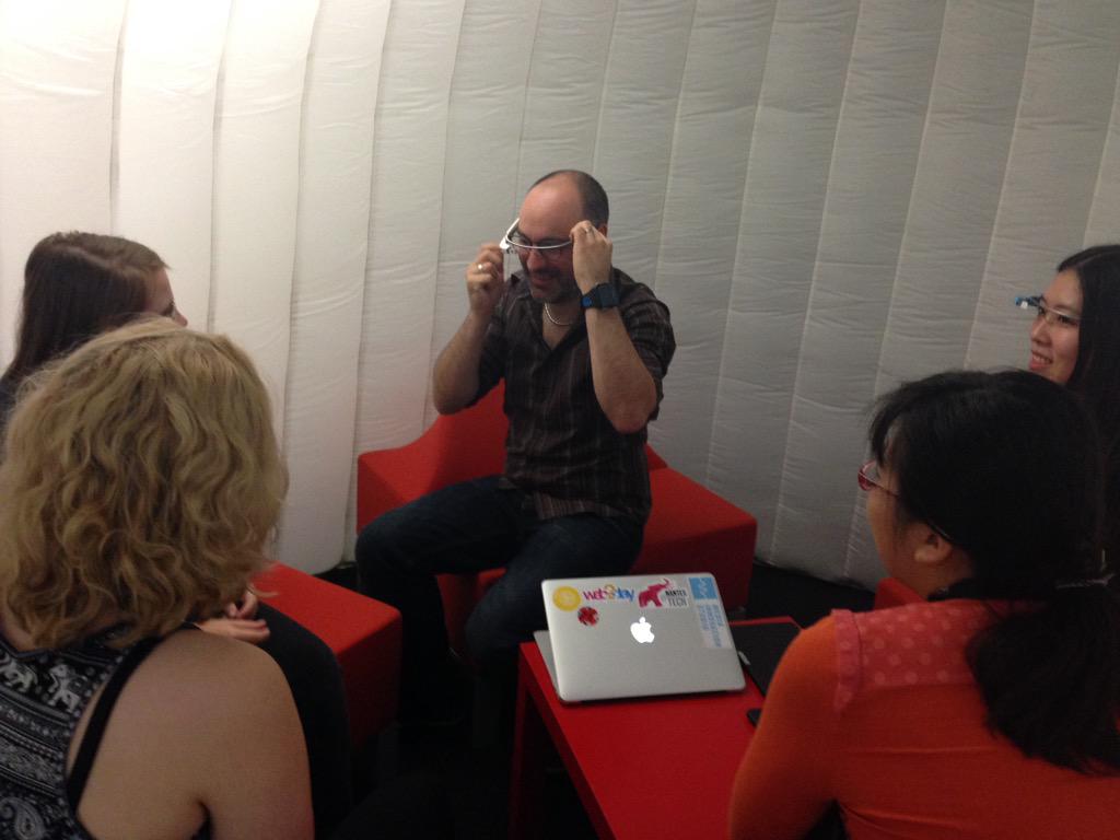 beccapattison's tweet photo. @_johnmills introducing Google Glass to new journalism students at #socialinduction at @MISt_uclan http://t.co/8T3kPflLml