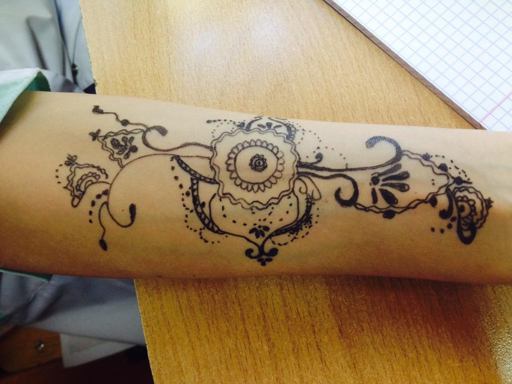 kumarina36's tweet photo. #нарисовалаАне
Когда на паре скучно😎 http://t.co/uyehlgBJIK