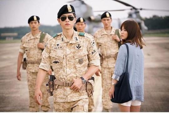 TheDramaKorea's tweet photo. Song Joong Ki &amp; Song Hye Kyo untuk drama KBS2 terbaru "Descendants of the Sun". http://t.co/MtiCVbskmX
