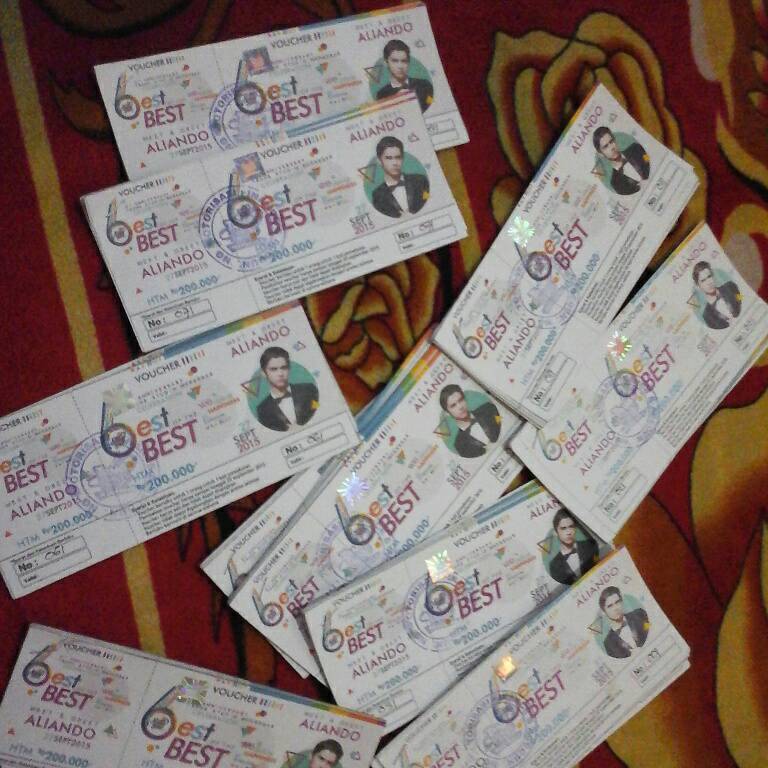 Nelmayana's tweet photo. Ada yg berminat?  MnG aliando di Trans Studio Makassar tgl 27 september 2015 @_AliciousMKS_ http://t.co/J0D4TLRARA