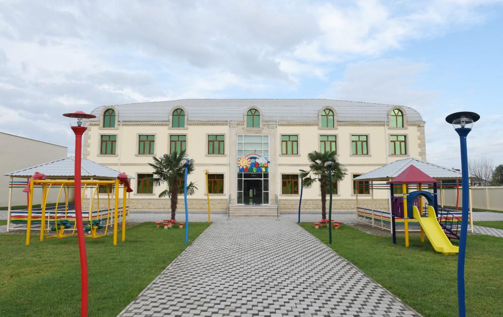 NabiyevTima's tweet photo. Prezident Kürdəmirdə uşaq bağçasının açılışını edib| #Azerbaijan #Baku #RealBaku2015 #Baku2015 #BiginBaku #HelloBaku http://t.co/J0AB5zKlJP