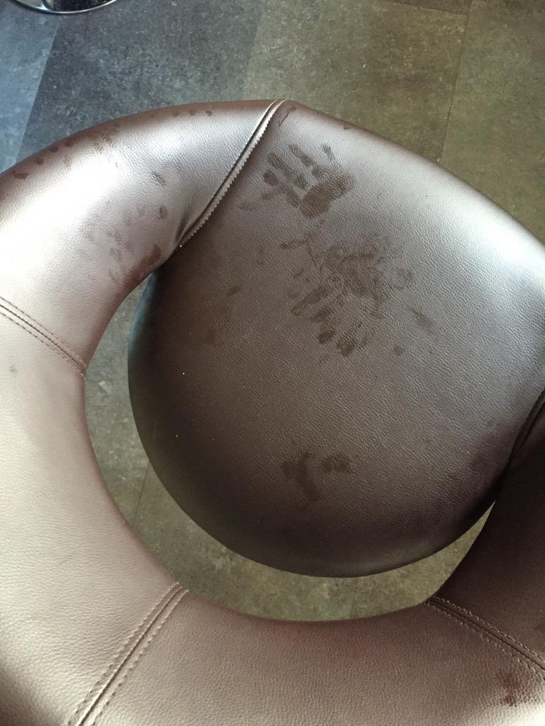 obimick's tweet photo. @rickyjones1983 it's like a crime scene!!! Hahahaha #dustingforprints hahaha http://t.co/OTap2qwXfa