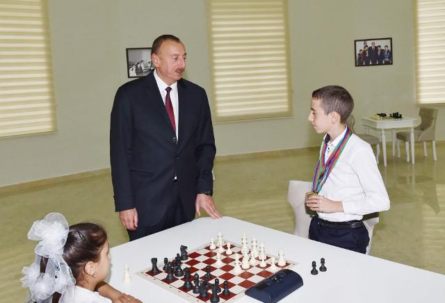 Gurbanov9's tweet photo. Prezident Ağsuda açılışda - FOTOLAR.
#Azerbaijan #Baku #RealBaku2015 #Baku2015  #HelloBaku  #Баку #Azərbaycan #Aliyev http://t.co/Pi8RUZt3Wr