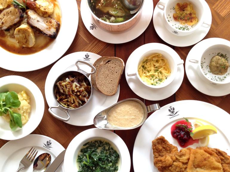 HungryGoWhere's tweet photo. Not sure on what to eat at #CapitolPiazza this #F1 weekend?
Read our guide: http://t.co/atICBGzs1Q
#SingaporeGP http://t.co/QbAFOcFYmc