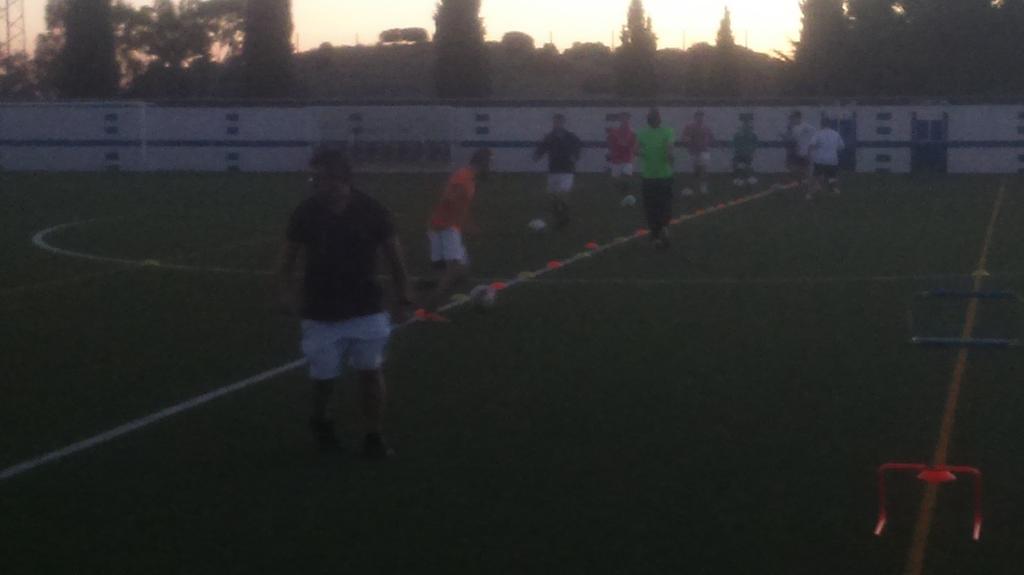 CDCortes's tweet photo. Entrenamiento de ayer del Cortes preparando el partido de presentación de mañana sábado #objetivo220 #VamosCortes http://t.co/Mo6EvQ1zQU