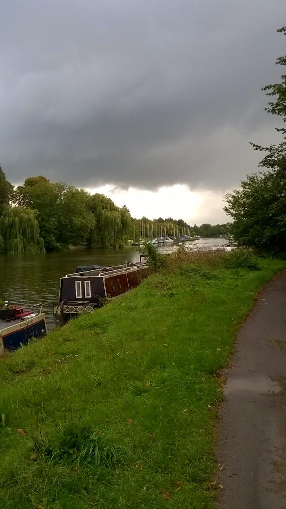 revtheresar's tweet photo. Not exactly set fair, but walking in the rain is ok! http://t.co/oGEItSJJYg